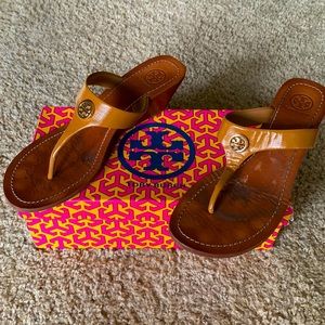 Tory Burch Miller Thong Sandal Wedges Brown